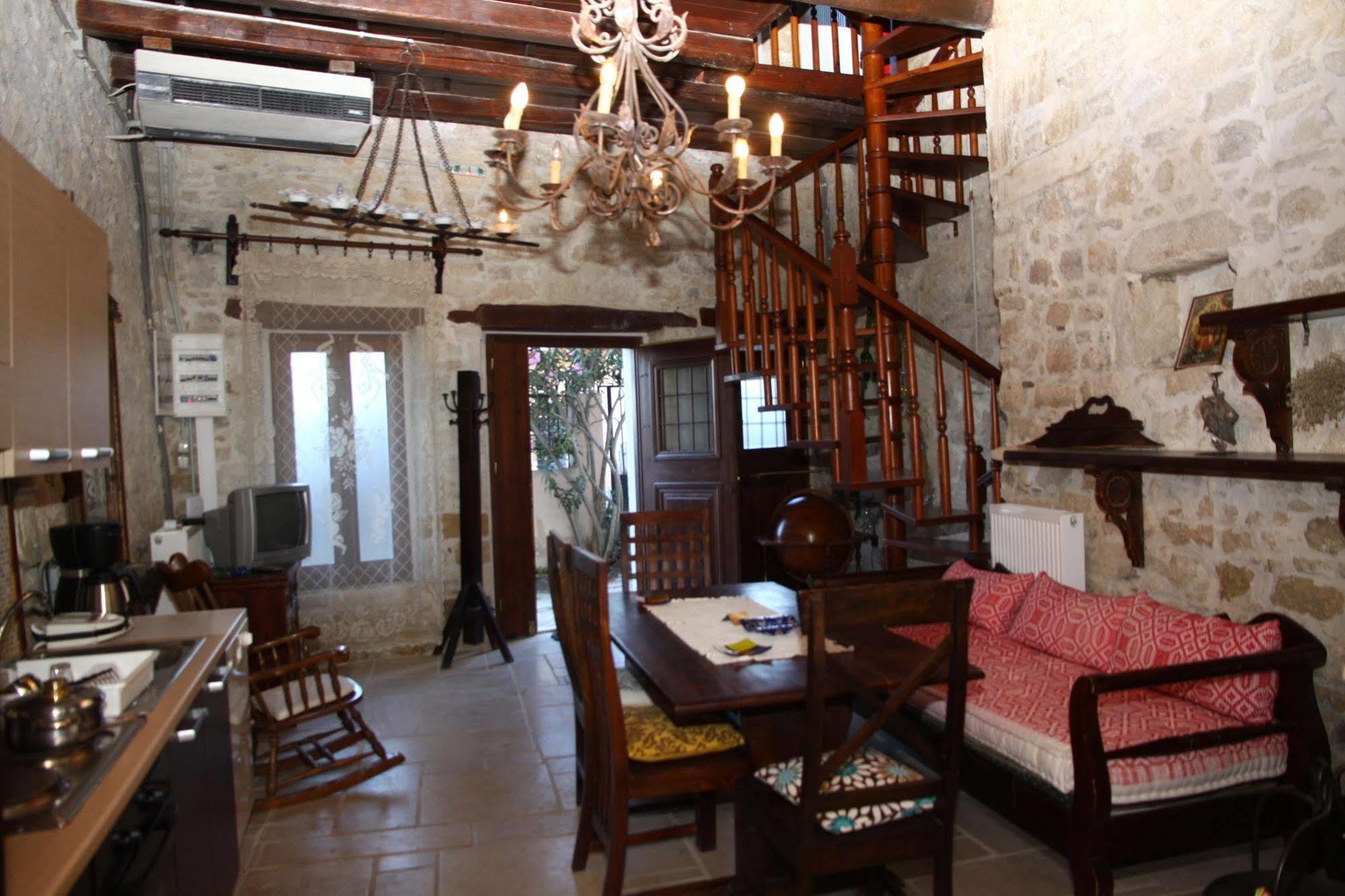 Traditional Cretan Houses,Agios Myronas Exterior foto